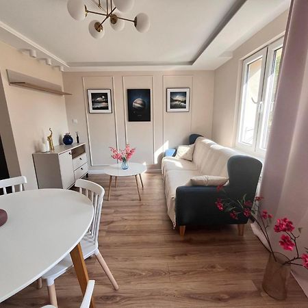Prestige Apartment Bohaterow Warszawy 凯尔采 外观 照片