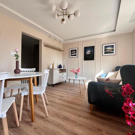 Prestige Apartment Bohaterow Warszawy 凯尔采 外观 照片