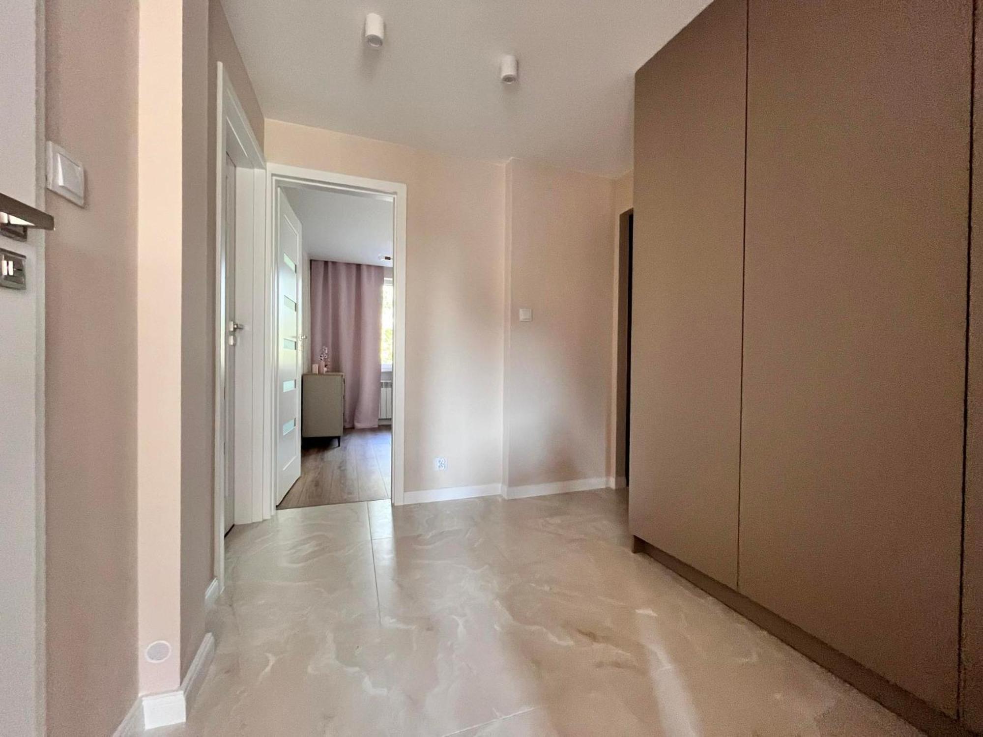 Prestige Apartment Bohaterow Warszawy 凯尔采 外观 照片