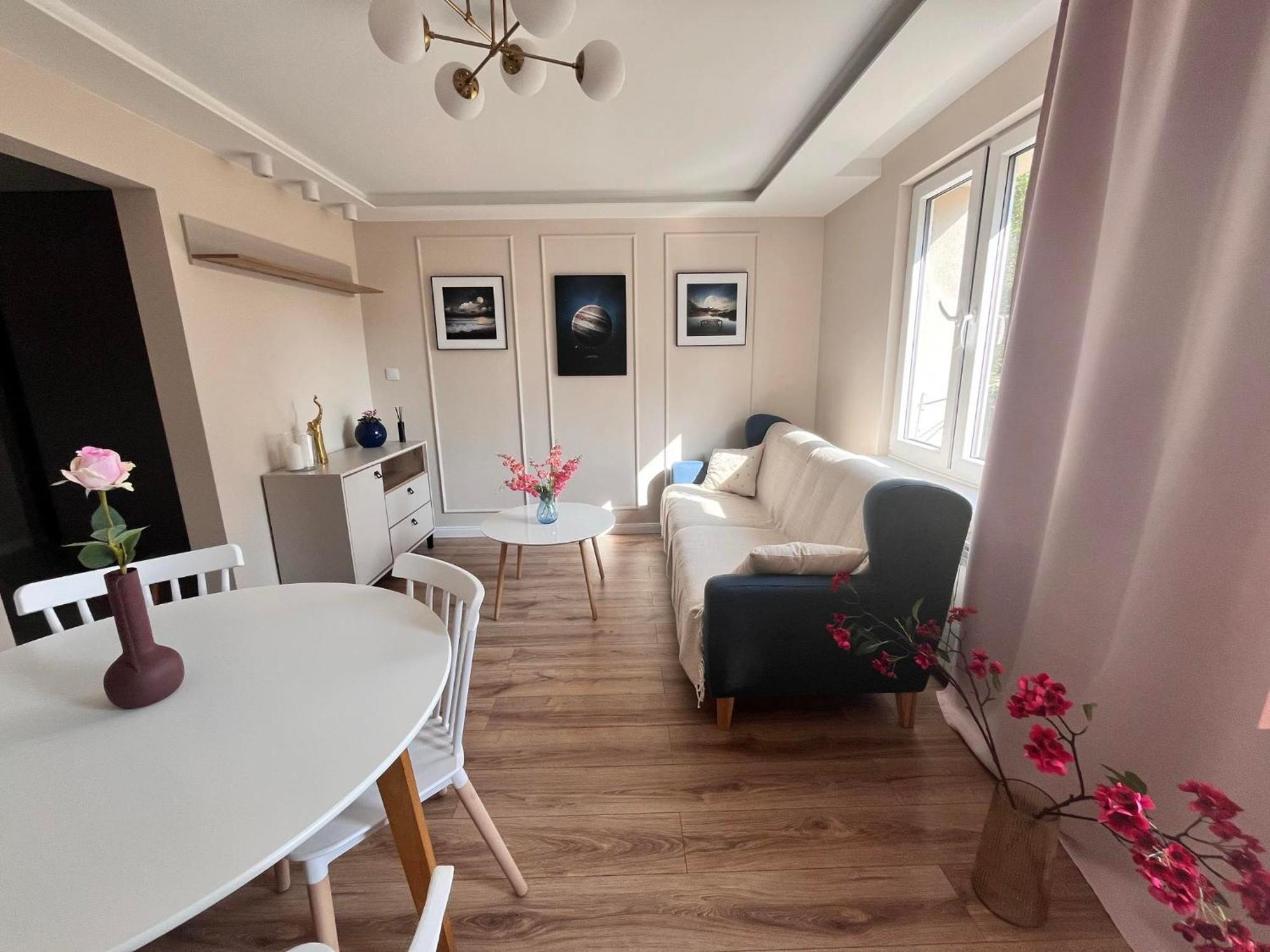Prestige Apartment Bohaterow Warszawy 凯尔采 外观 照片